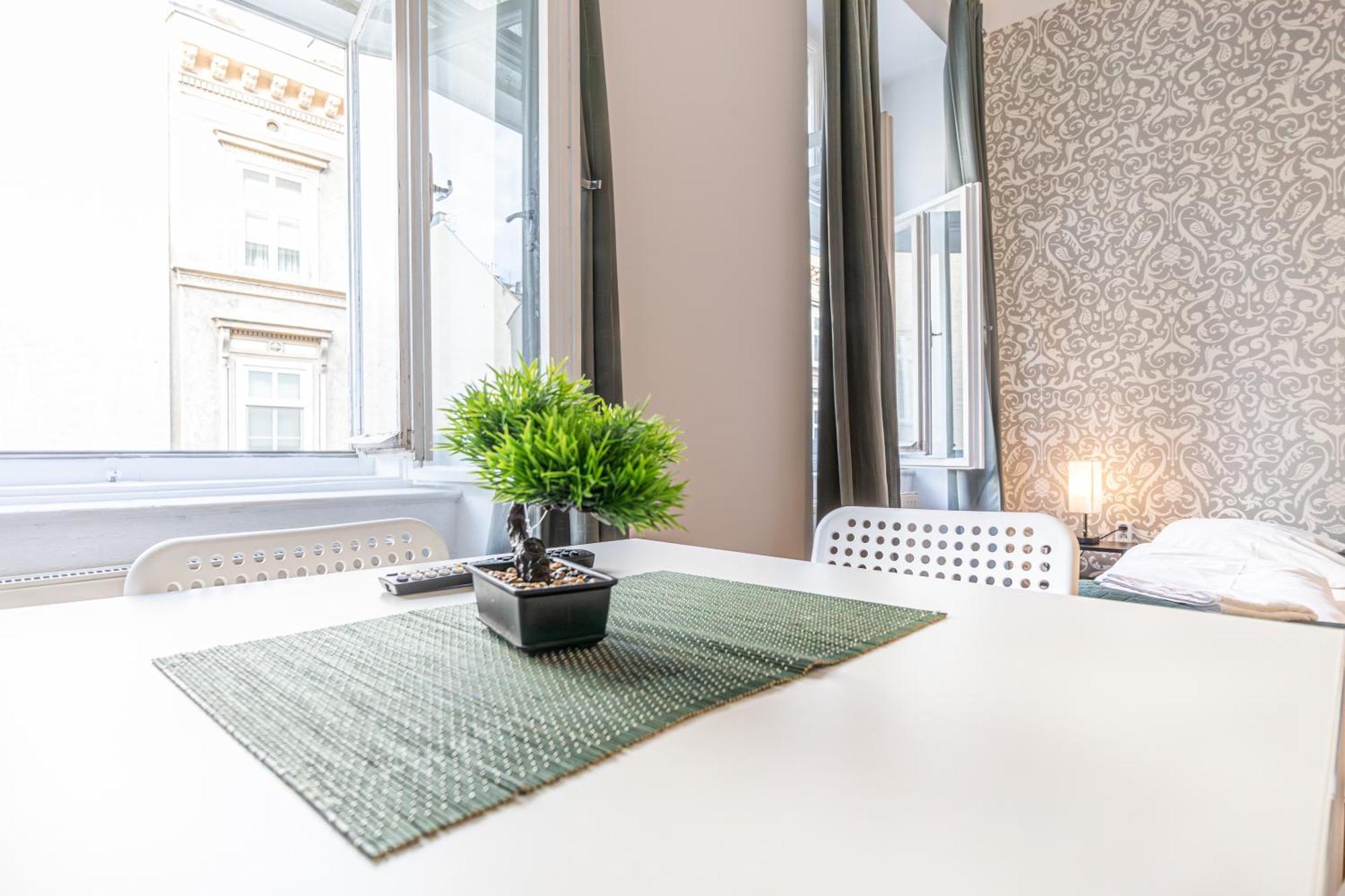 Apartamento Friendly 2Br Apt- Near Rennweg & Belvedere Palace Viena Exterior foto